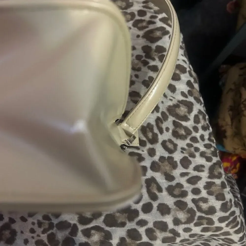 Alicia Paris Cream shoulder bag